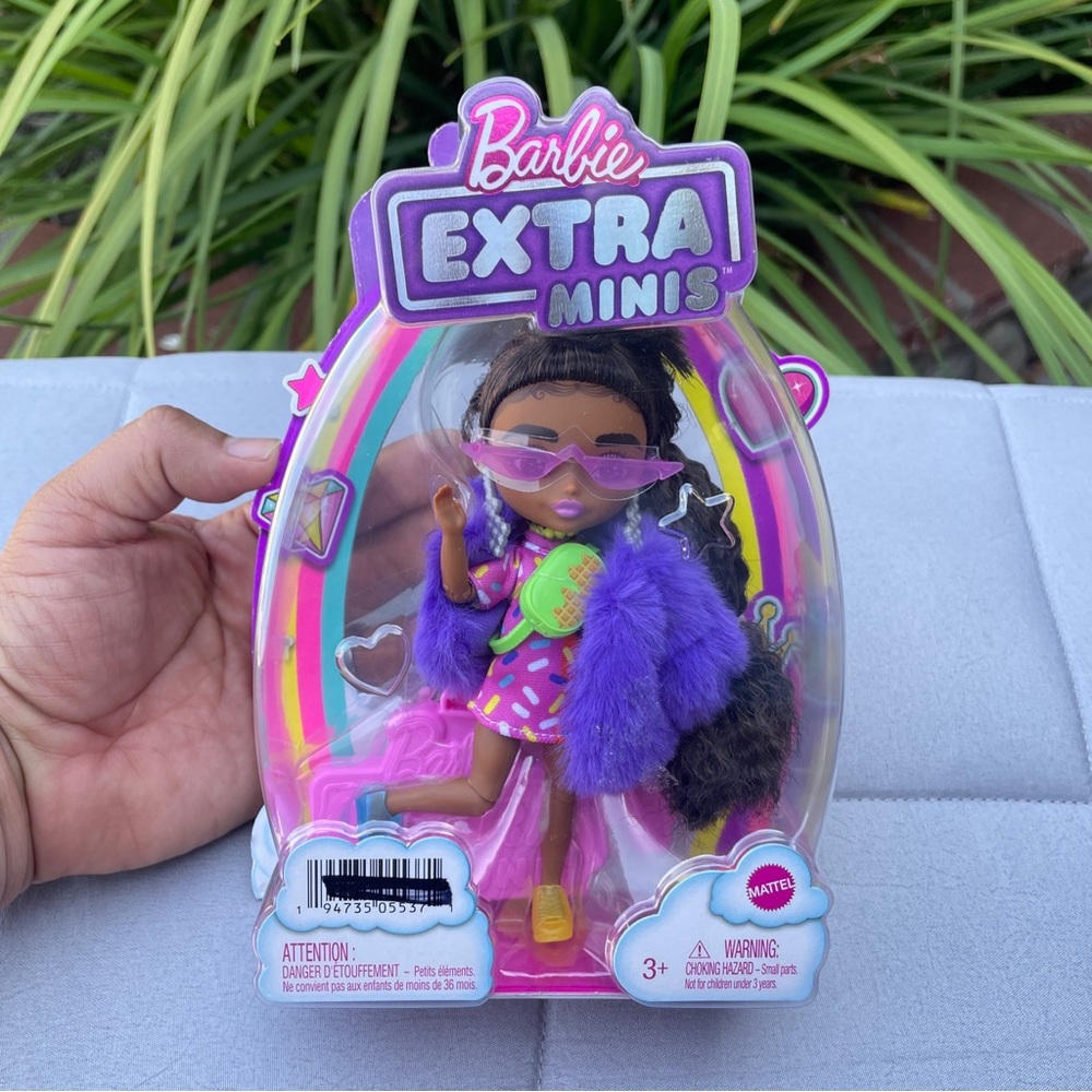 Barbie Extra Minis 5.5" Fashion Doll Brunette Long Hair Purple Faux Fur Coat New
